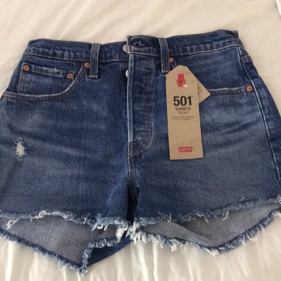 NWT 501 Levi Jean Shorts - Picture 1 of 2